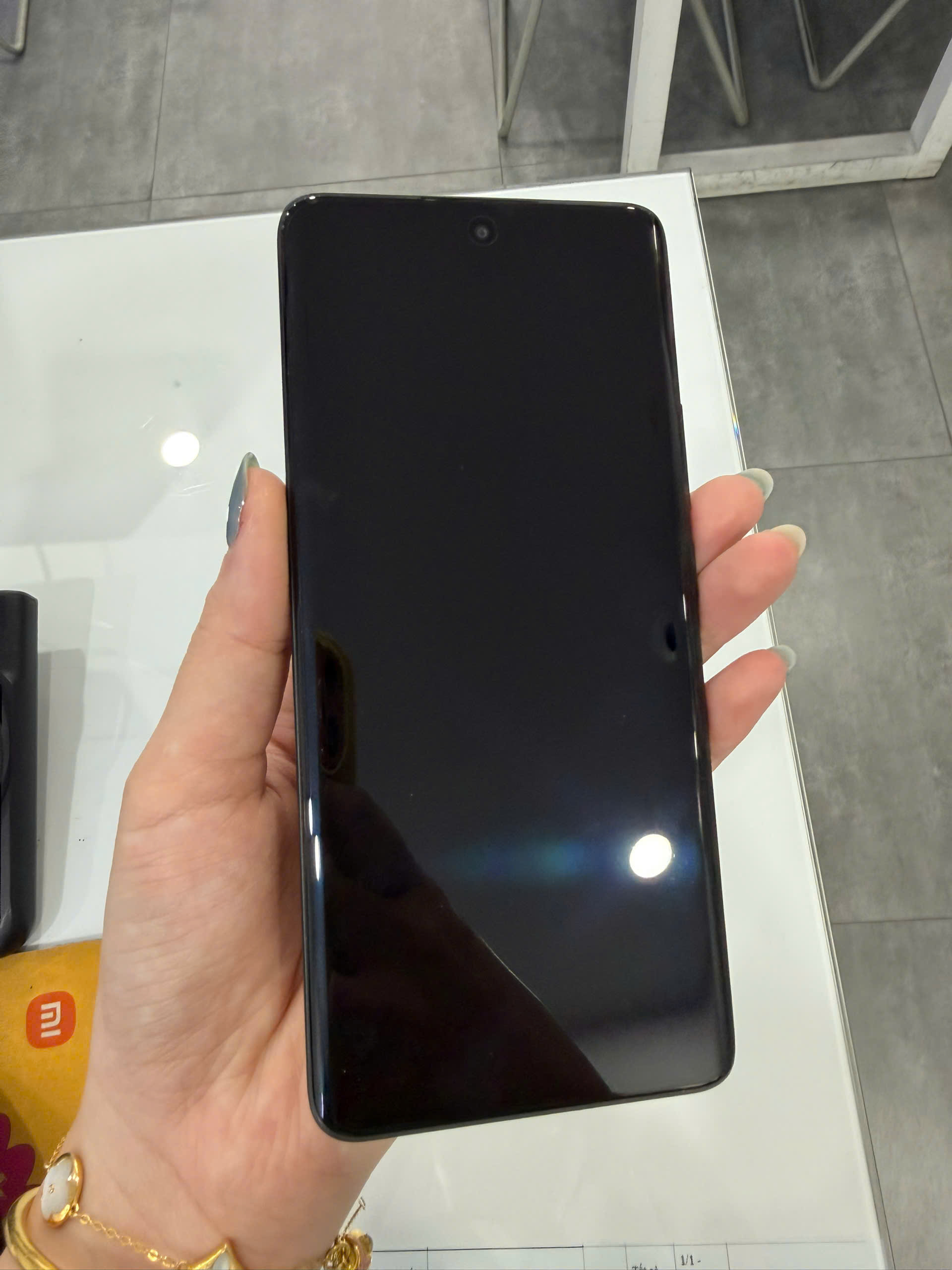 ĐIỆN THOẠI DI ĐỘNG (TEL) REDMI NOTE 15 5G 6.77"/SNAP 6 GEN 3/6G/128G/108MP+8MP/20MP/5520mAh (25098RA98G)/ĐEN (6932554469634)/TN 