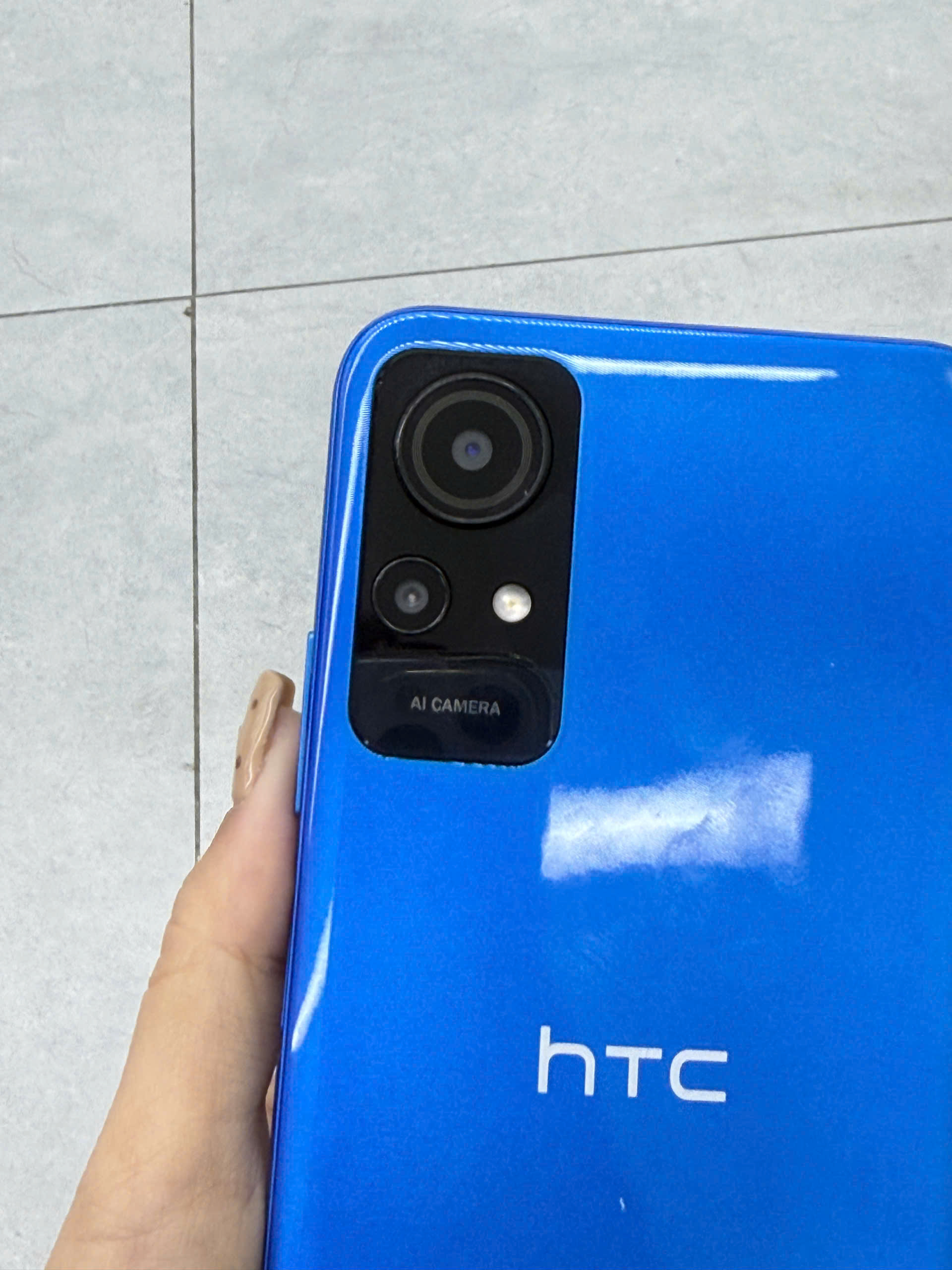 Điện thoại di động HTC Wildfire E3 lite (4GB/64GB) - Xanh (Blue) - cũ