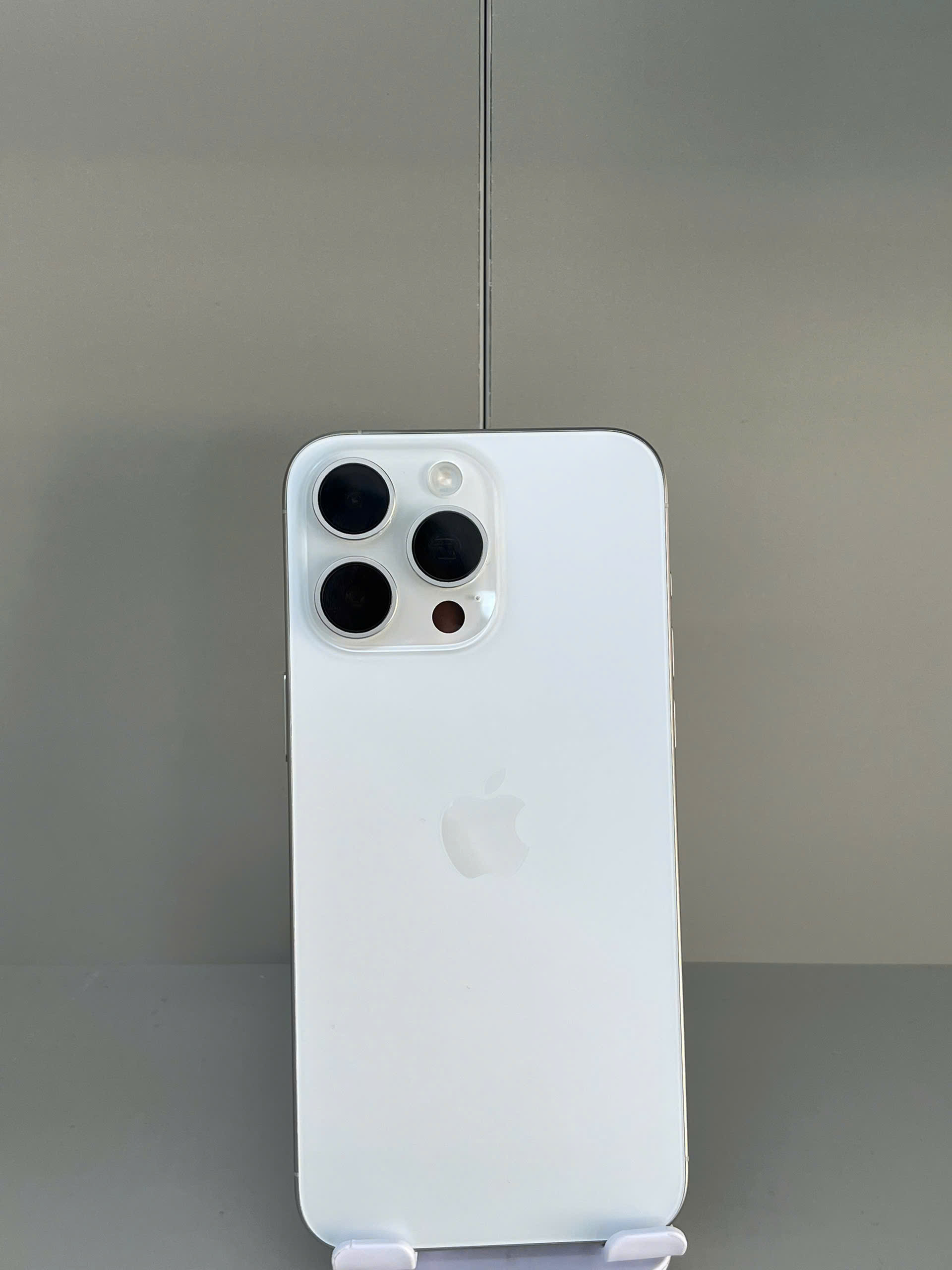 ĐTDĐ Apple iPhone 15 Pro Max 256GB White Titanium_MU783VN/A - cũ