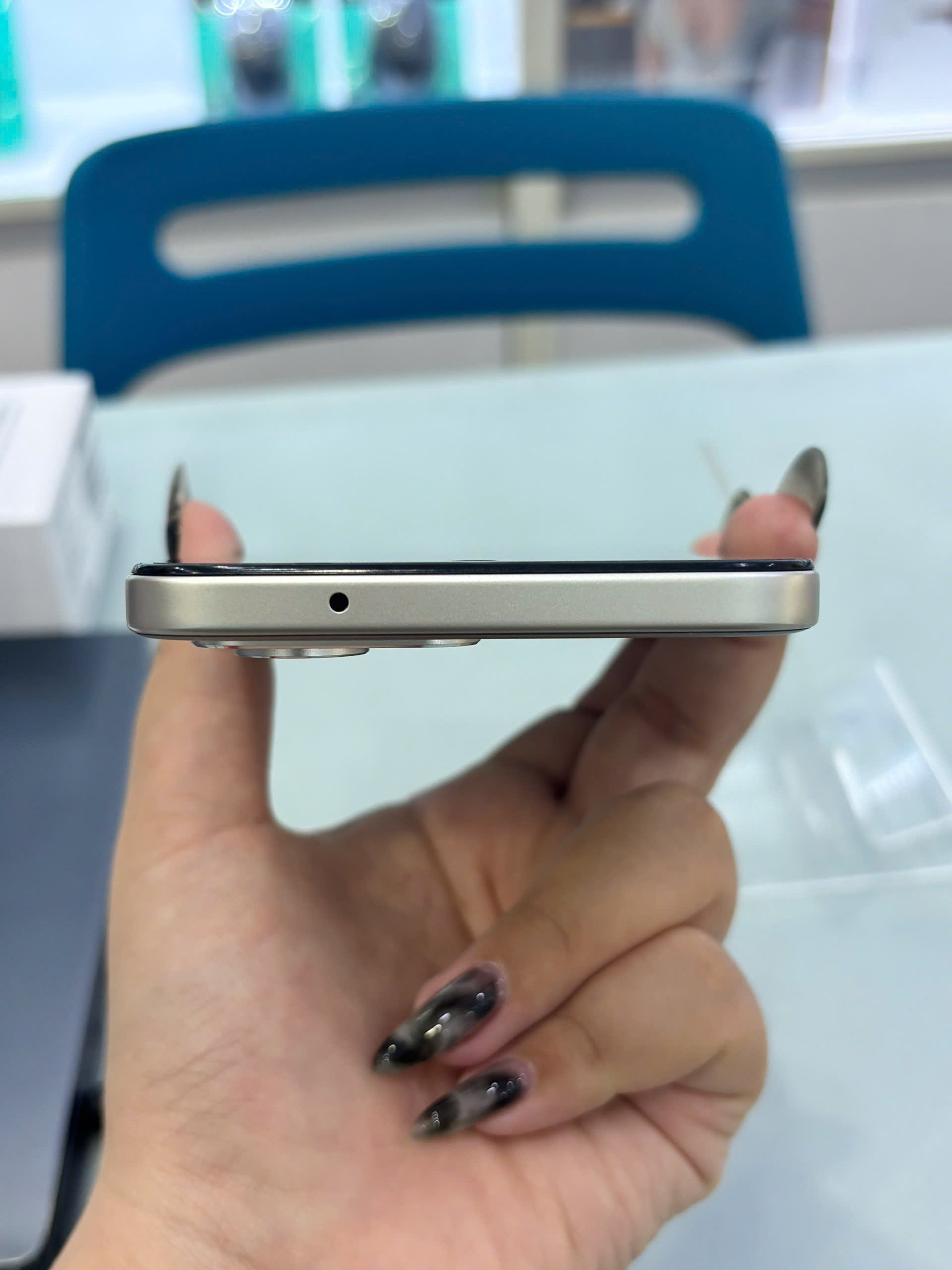 ĐIỆN THOẠI DI ĐỘNG (TEL) REDMI 15 5G 6.9"/SNAP 6S GEN 3/8G/256G/50MP+Auxiliary/8MP/7000mAh (25057RN09G)/XÁM (6932554454463)