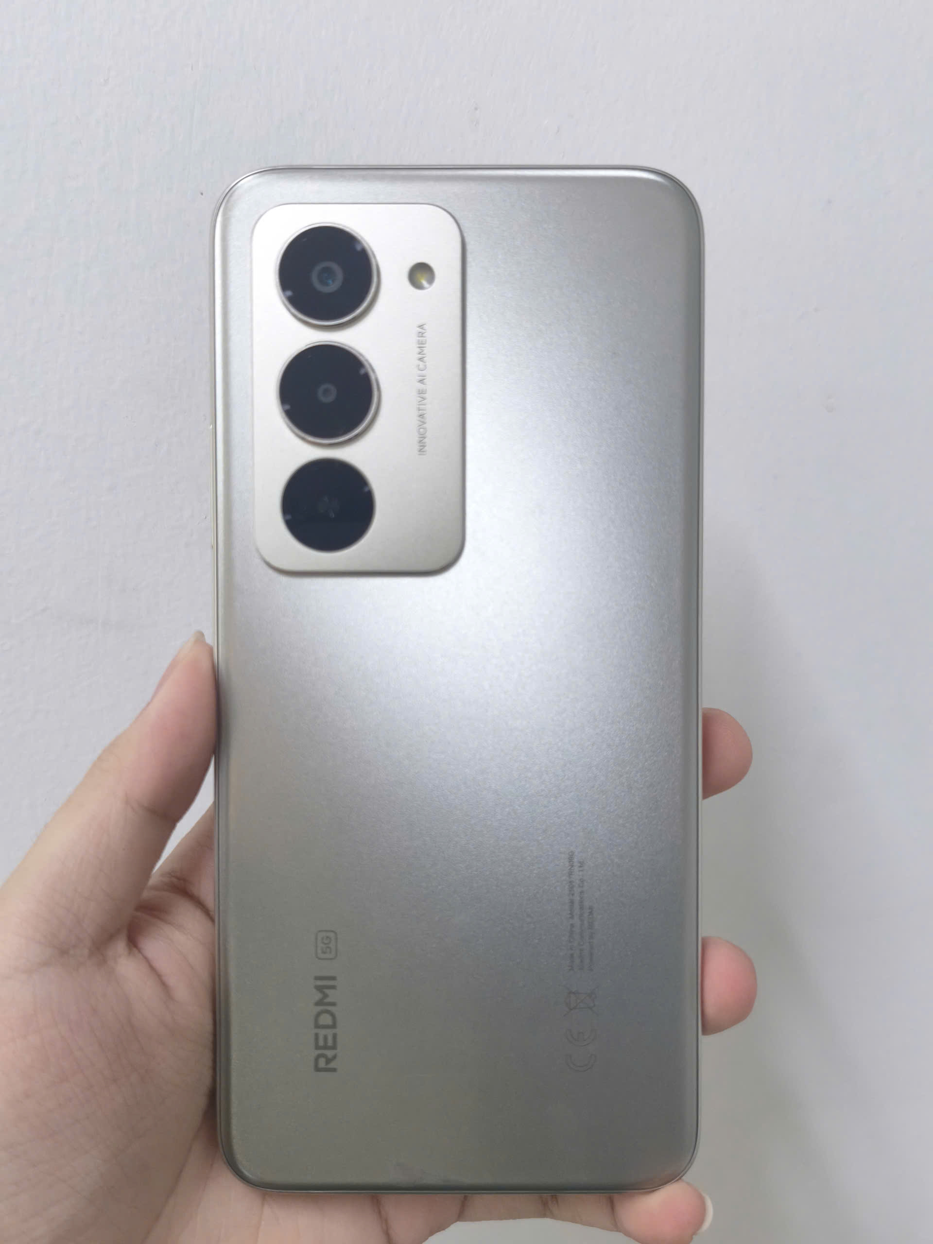 ĐIỆN THOẠI DI ĐỘNG (TEL) REDMI 15 5G 6.9"/SNAP 6S GEN 3/8G/256G/50MP+Auxiliary/8MP/7000mAh (25057RN09G)/XÁM 