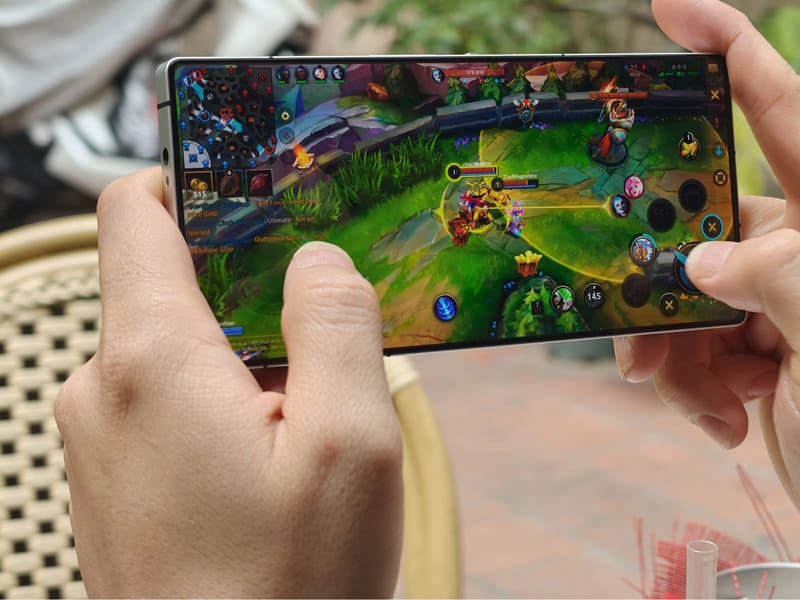 Phím cảm ứng vai của điện thoại REDMAGIC có thể được gán vào các nút trong game