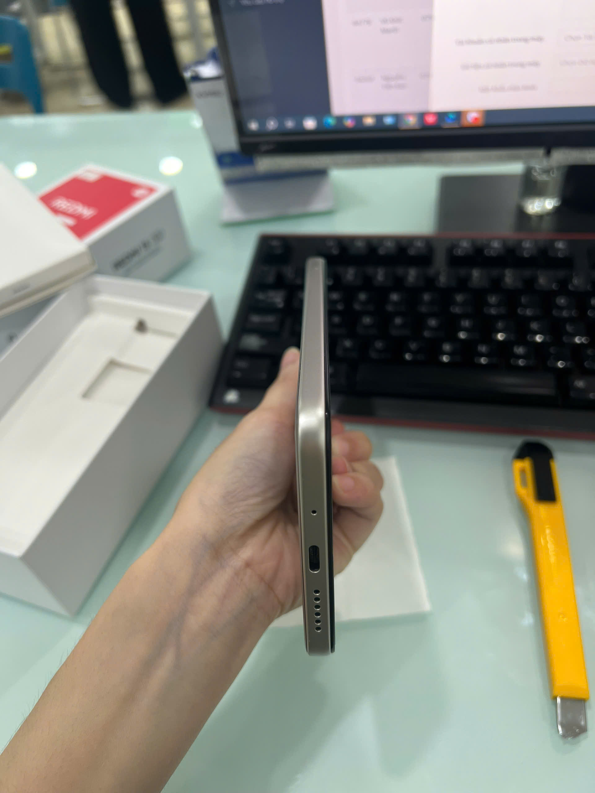 ĐIỆN THOẠI DI ĐỘNG (TEL) REDMI 15 5G 6.9"/SNAP 6S GEN 3/8G/256G/50MP+Auxiliary/8MP/7000mAh (25057RN09G)/XÁM (6932554454463)/ TN 