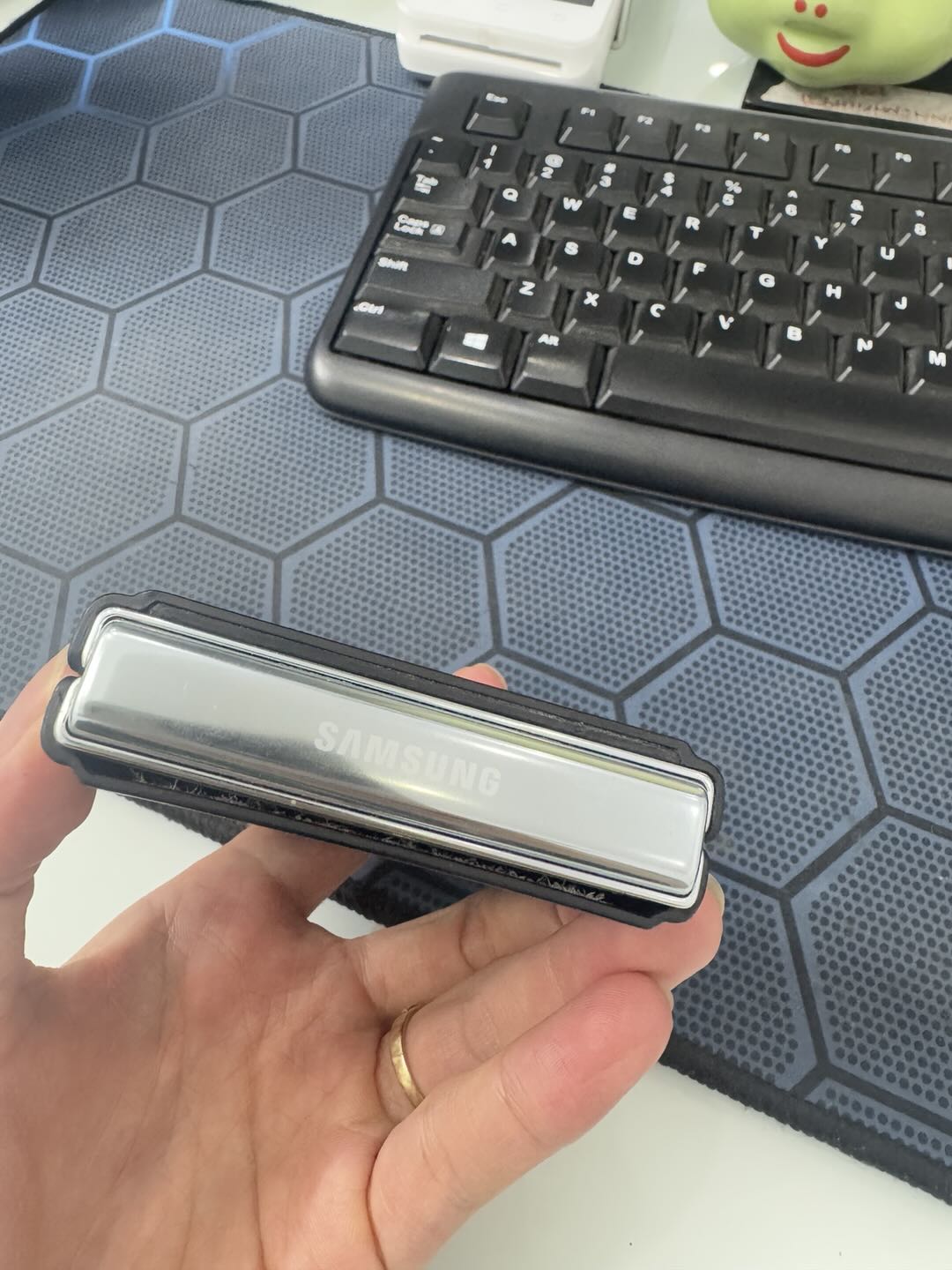 ĐTDĐ Samsung Z Flip5, SM-F731B, 256GB, TN - 350290890943627 - F731BZTN