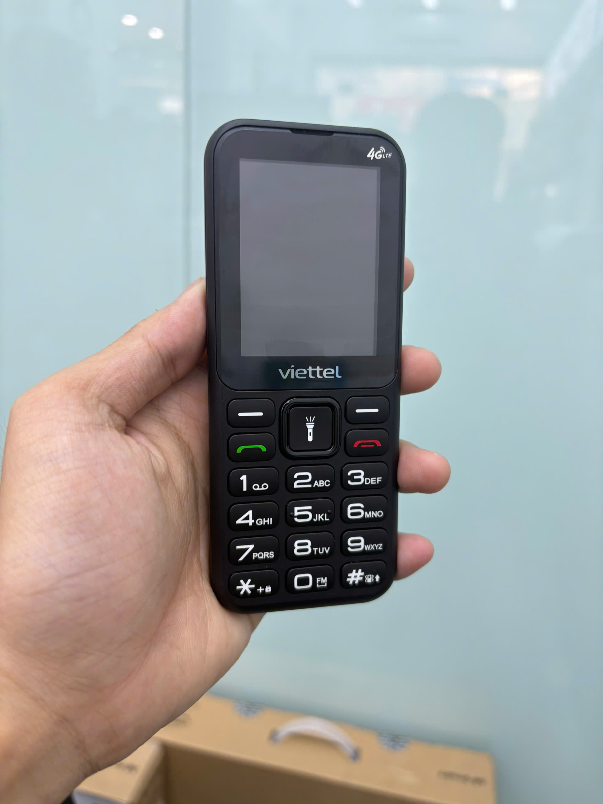 Điện thoại di động Sumo 4G T2 đen (Black)