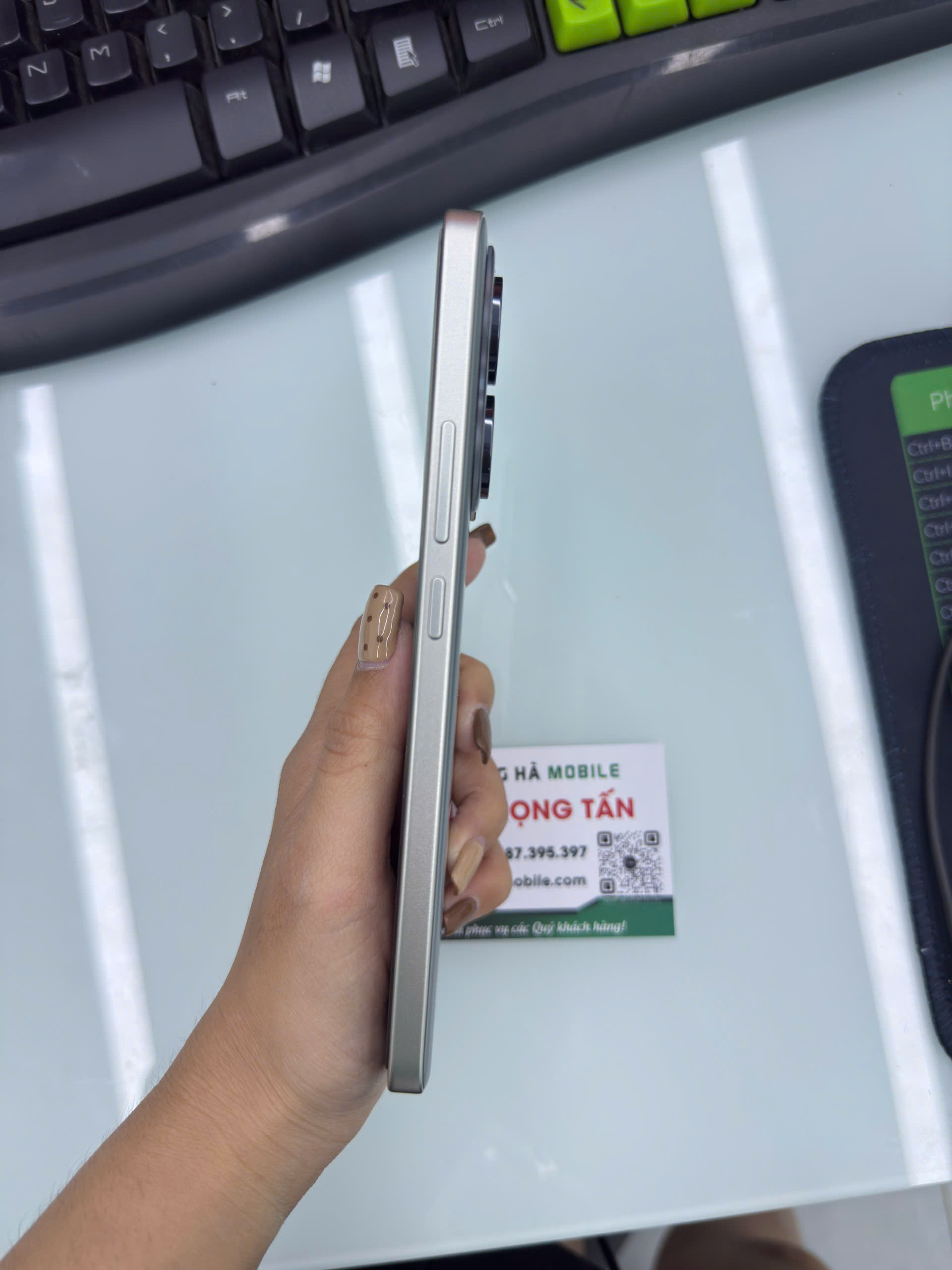 Điện thoại di động POCO M7 Pro 5G Silver 12GB RAM 256GB ROM (6932554431563) - cũ