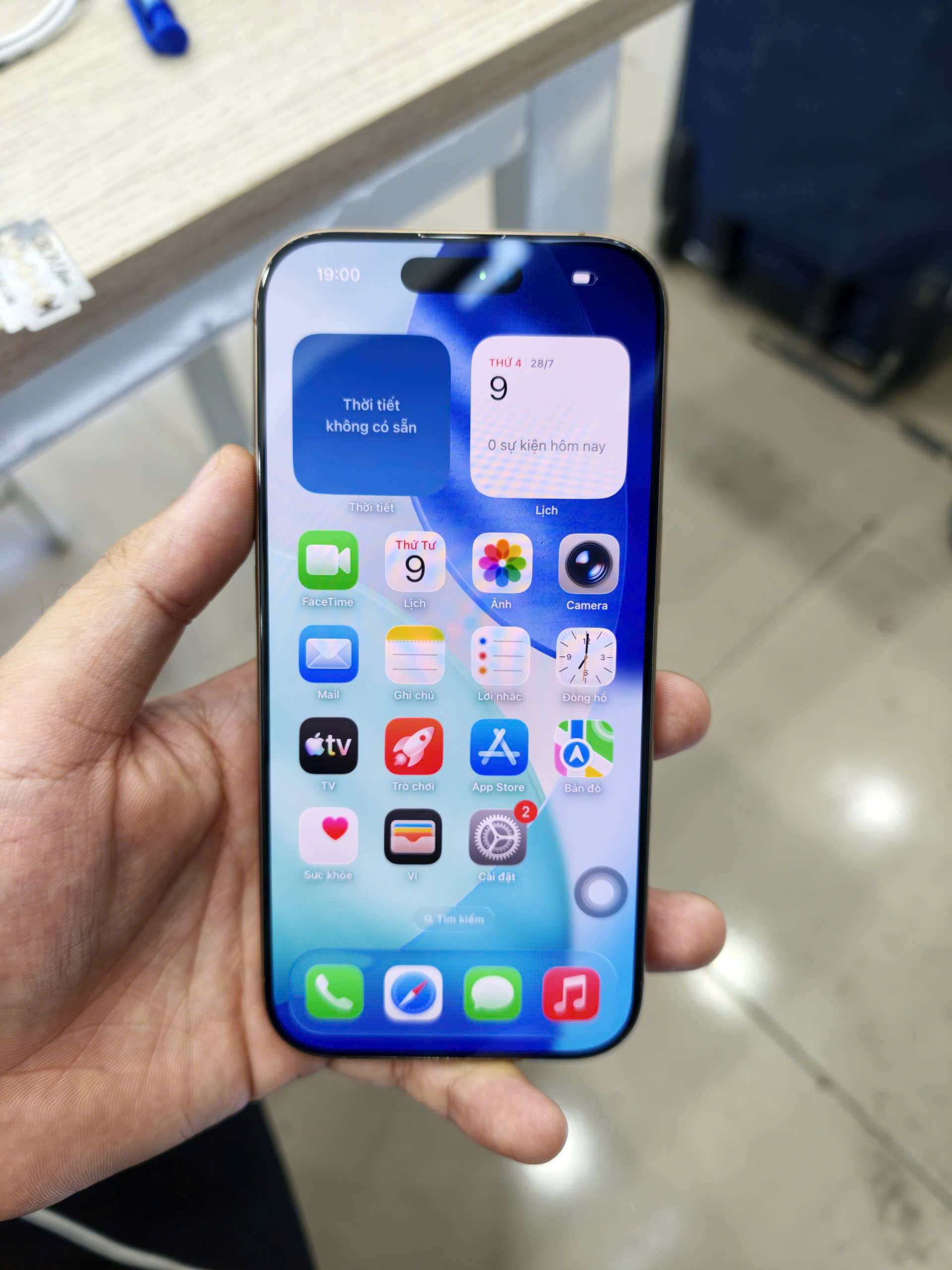 iPhone 16 Pro 256GB LL/A Vàng Sa Mạc - bản chỉ dùng eSIM