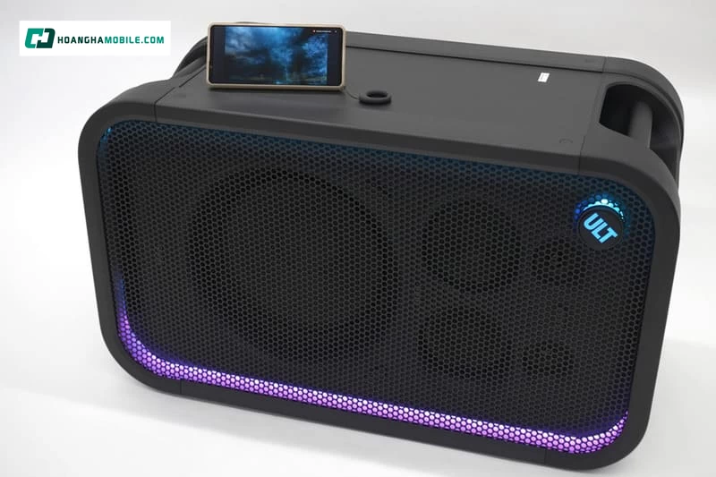 Pin tích hợp giúp loa Sony ULT TOWER 7 hoạt động tại nơi không thuận tiện cắm điện, với thời lượng công bố tối đa 30 giờ Pin tích hợp giúp loa Sony ULT TOWER 7 hoạt động tại nơi không thuận tiện cắm điện, với thời lượng công bố tối đa 30 giờ