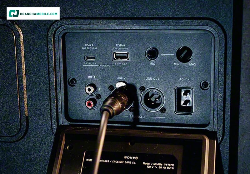 Loa Sony ULT TOWER MAX hoạt động bằng điện AC 120-240V, 50/60Hz và không tích hợp pin Loa Sony ULT TOWER MAX hoạt động bằng điện AC 120-240V, 50/60Hz và không tích hợp pin