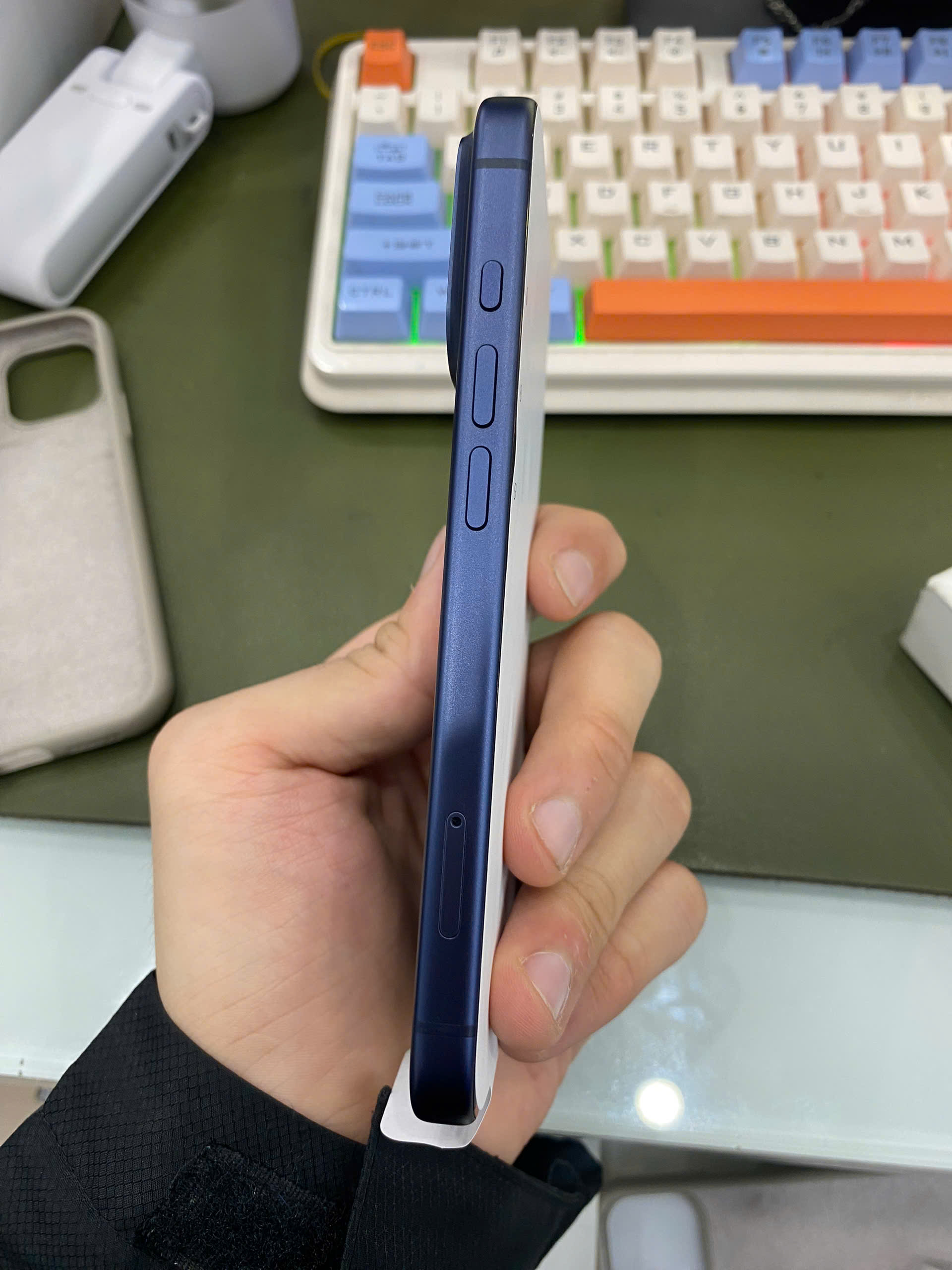 ĐTDĐ Apple iPhone 17 Pro 256GB Deep Blue_3P171ZP/A - SCR4QQ2WHYP - 3P171ZPZTN