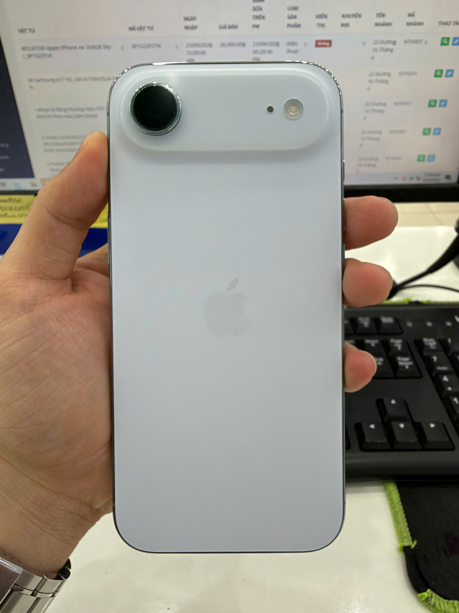(DEMO) ĐTDĐ Apple iPhone Air 256GB Sky Blue_3P152ZP/A - SFX0WYX0H60 - 3P152ZPZTN