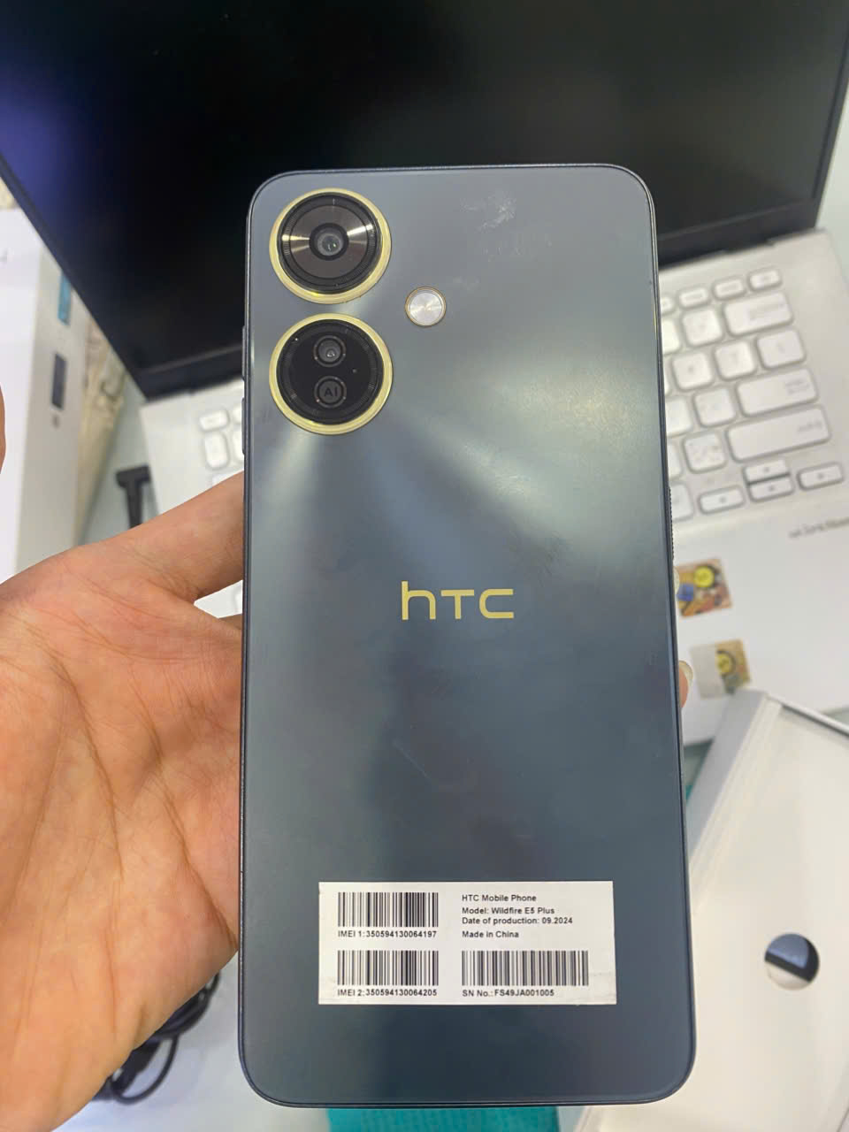 Điện thoại di động thương hiệu HTC Model Wildfire E5 Plus màu Xám (Grey) 