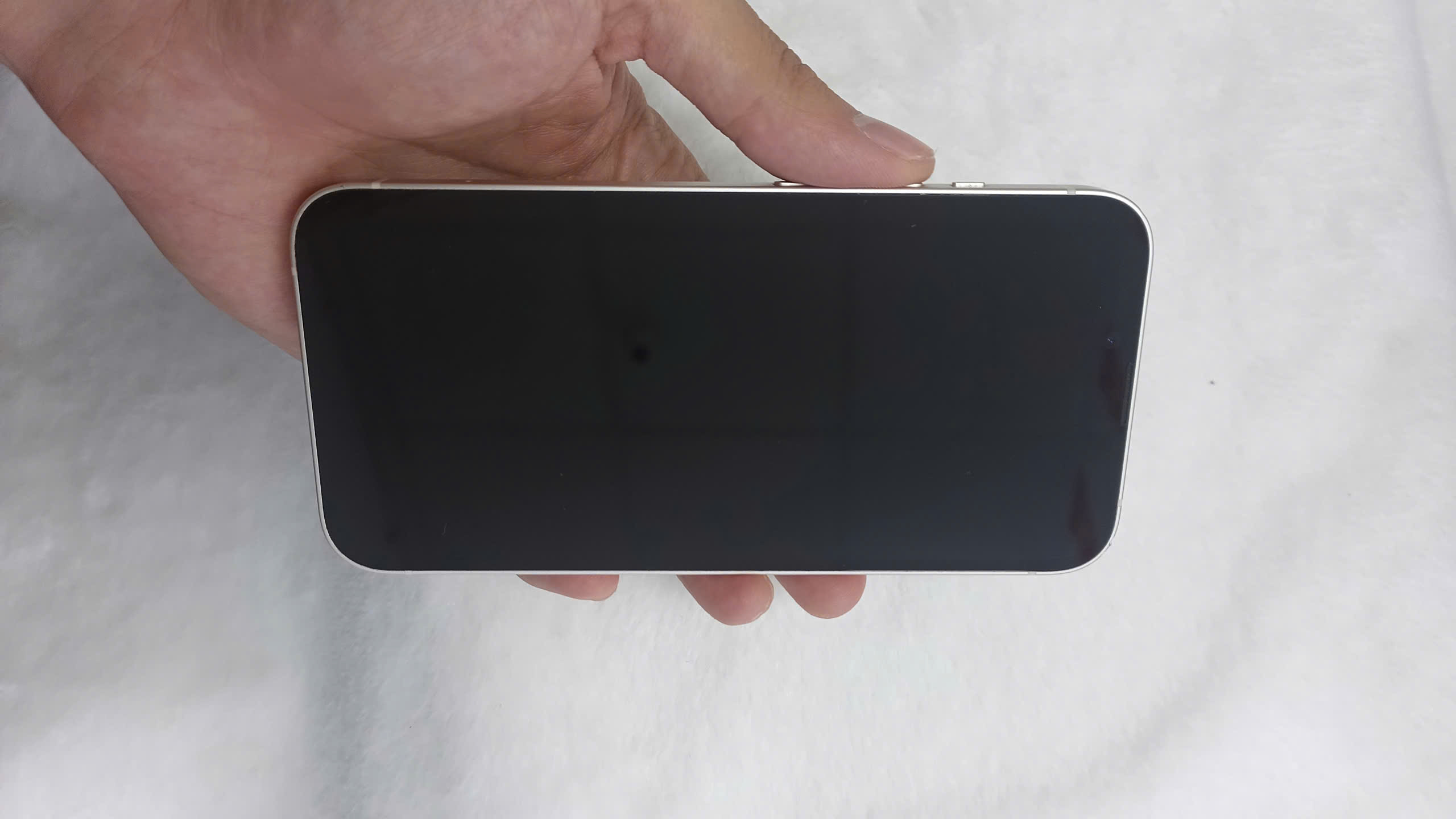 ĐTDĐ Apple iPhone 14 128GB Starlight_MPUR3VN/A - jc4qv6j4t0 - MPUR3VN