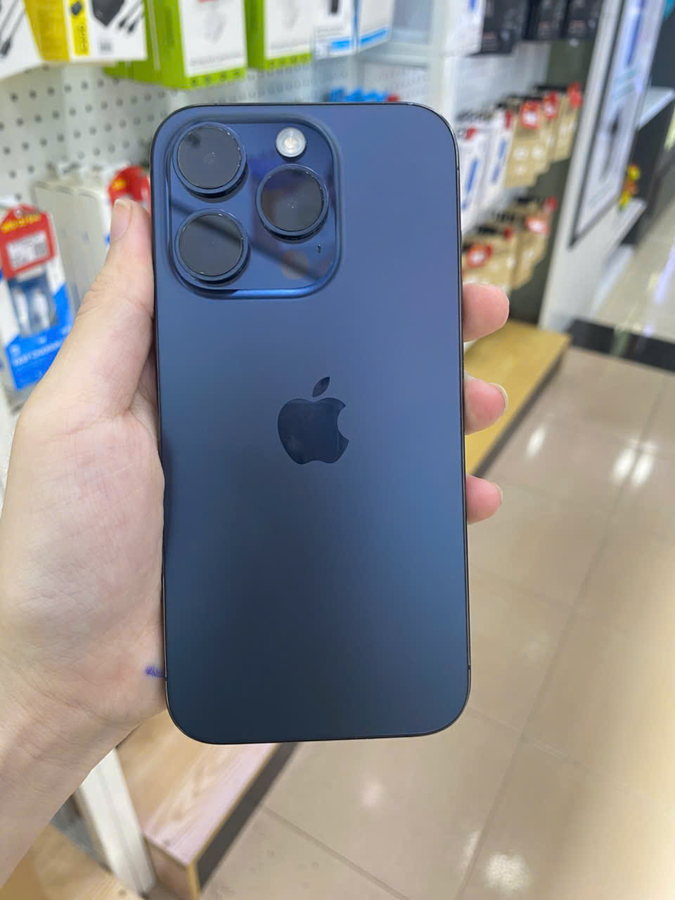 ĐTDĐ Apple iPhone 15 Pro 128GB Blue Titanium_MTV03VN/A - SG2G54QCR6G - MTV03VN