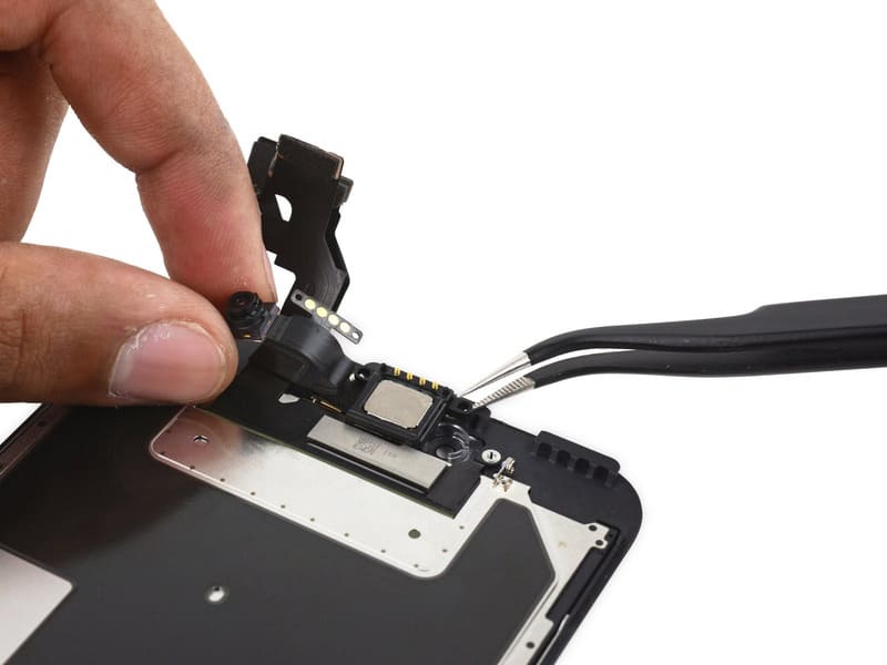 Quy trình thay loa trong iPhone 6s Plus tại Hoàng Hà Care diễn ra thế nào?