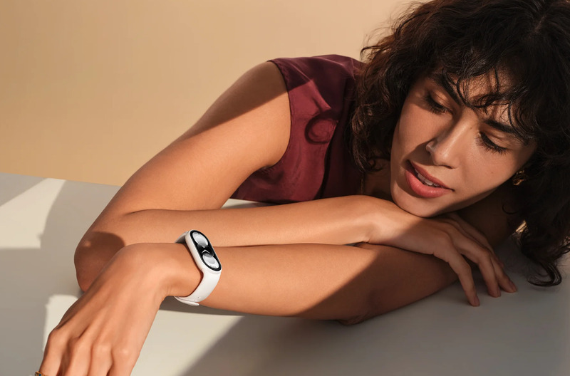 Khung gốm trắng tạo phong cách thanh lịch cho Xiaomi Band 11 Ceramic