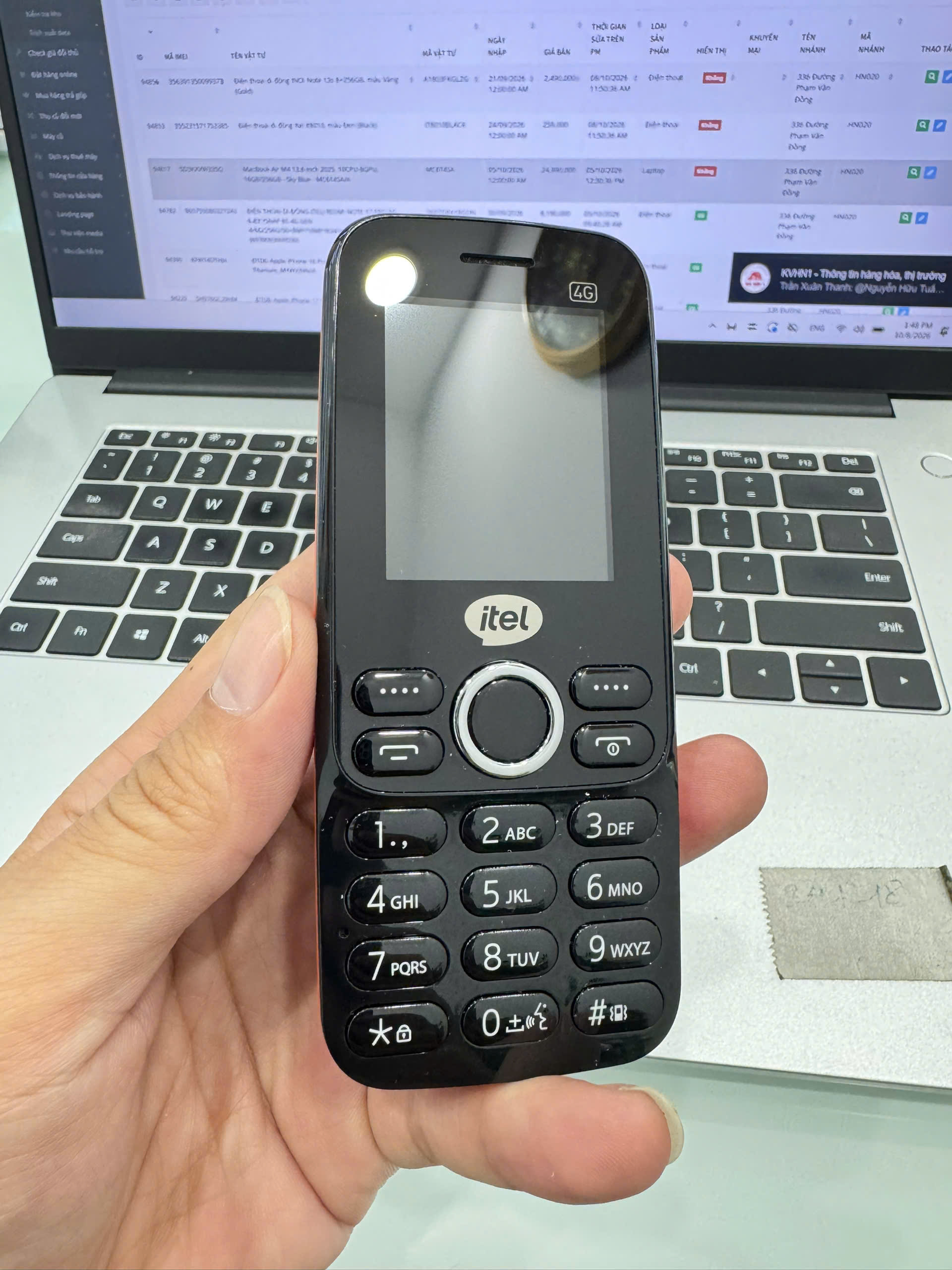 Điện thoại di động Itel it8010, màu Đen (Black) - 355231571753385 - IT8010BLACK