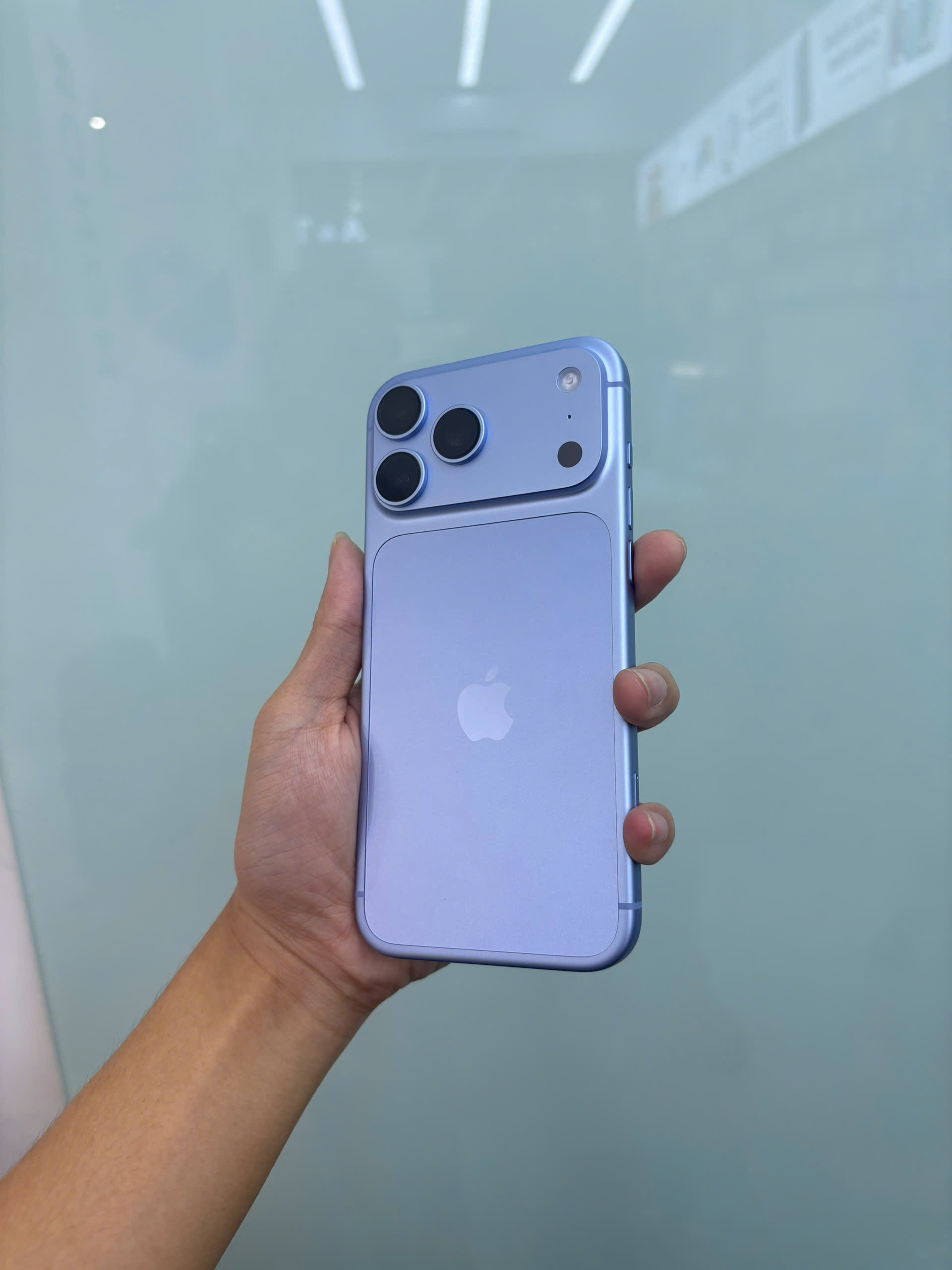 ĐTDĐ iPhone 18 Pro Max 256GB Glacier