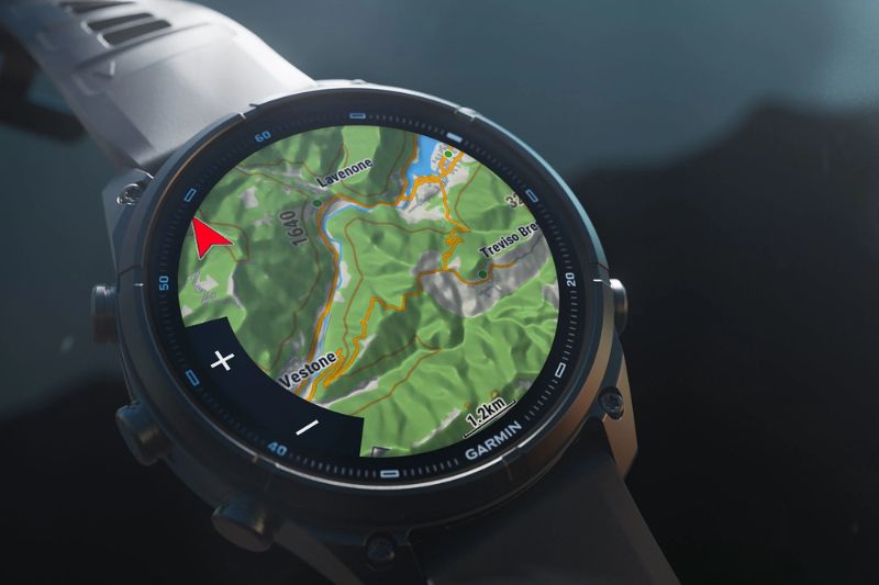 Garmin Fenix 9 Pro không chỉ ghi lại đường đi, mà còn hỗ trợ bản đồ và điều hướng phục vụ outdoor.