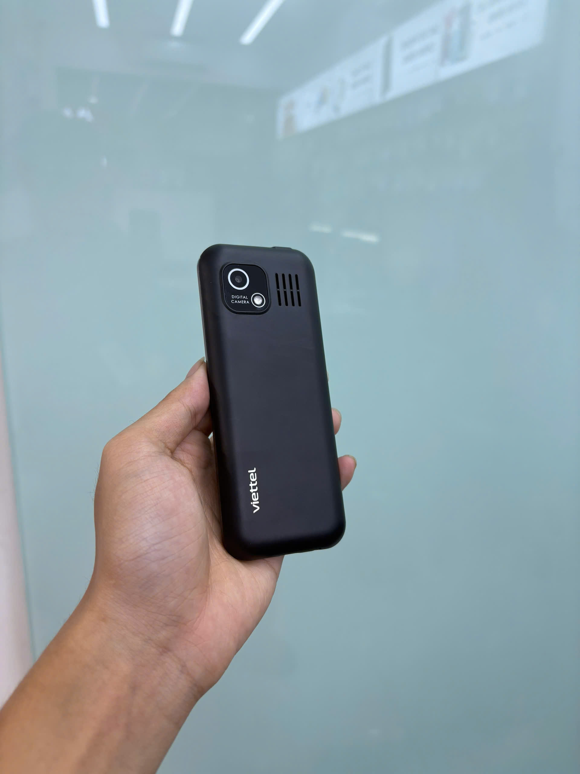 Điện thoại di động Sumo 4G T2 đen (Black)