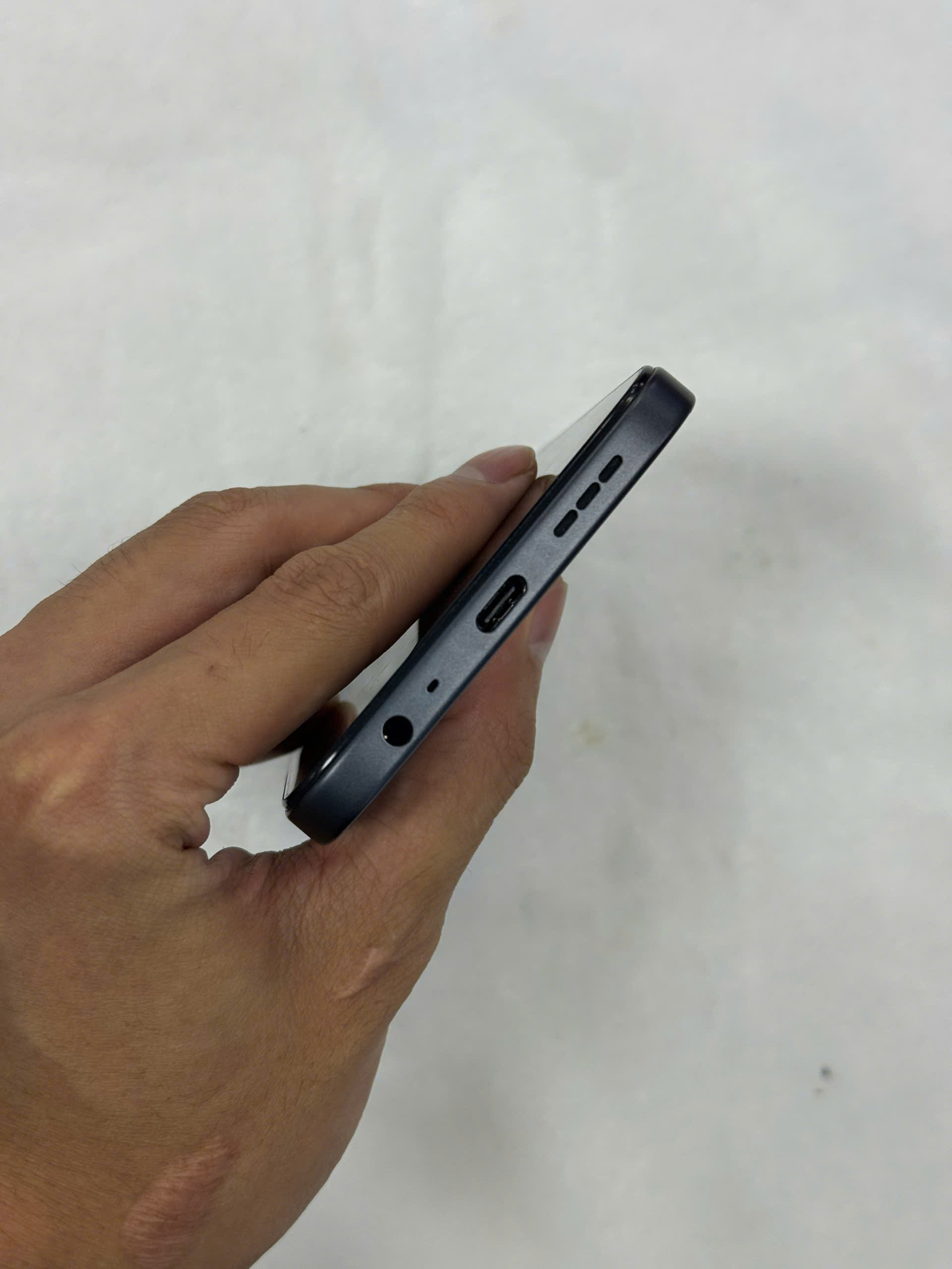 Điện thoại di động Tecno KN4n (Tecno Spark 50) 128+4, màu Đen Tinh Tuyền - 351635300201439 - KN4N4128BLK