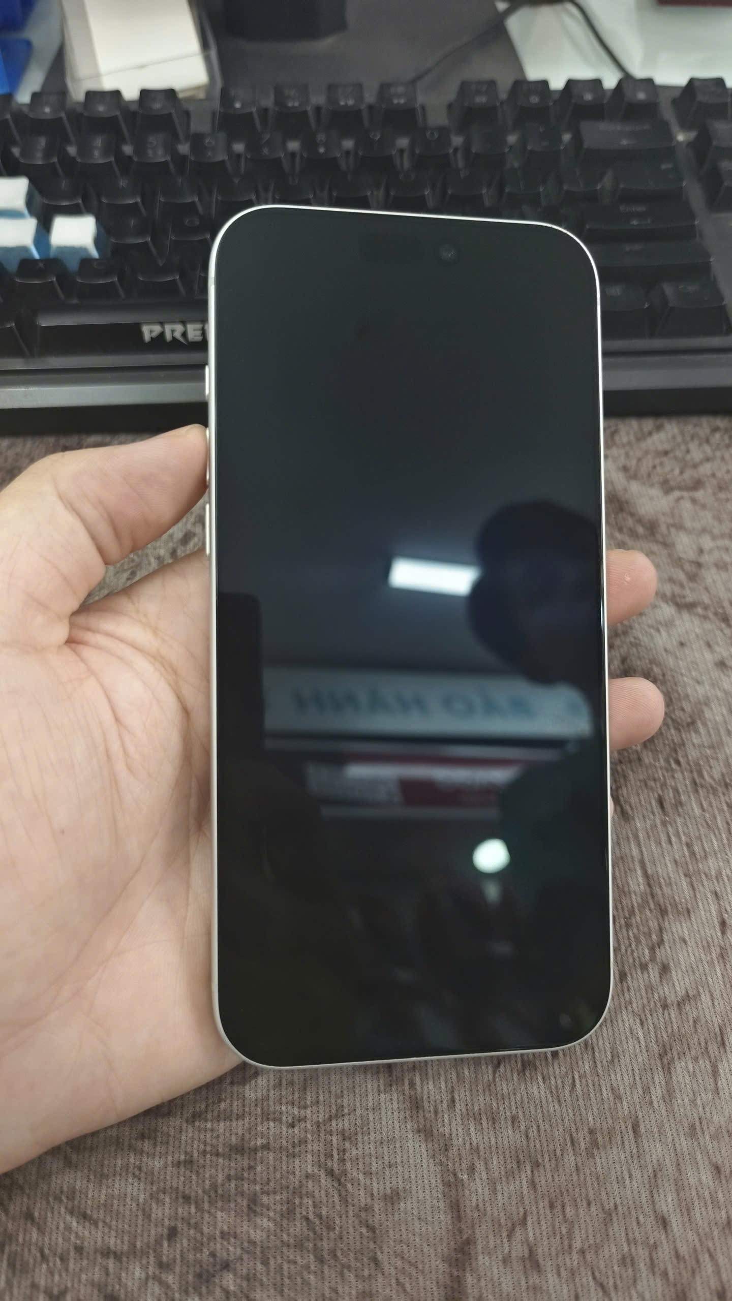 ĐTDĐ Apple iPhone 17 Pro Max 256GB Silver - Cũ - sfp4p9nqkr7 - IPC17PM256S