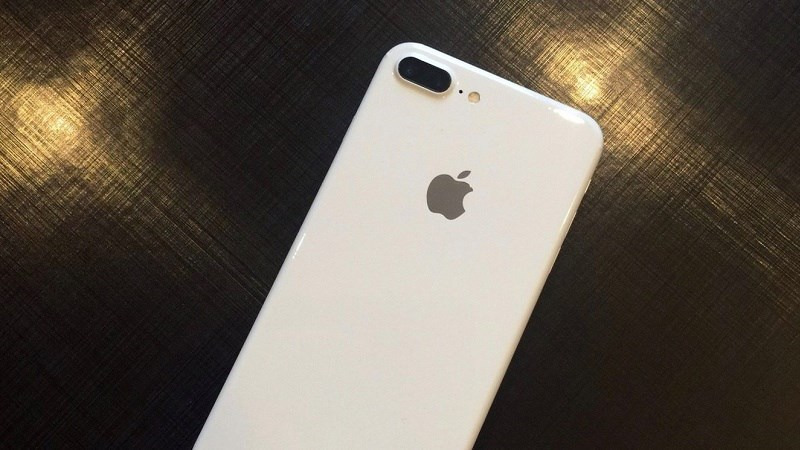 Dịch vụ thay camera sau iPhone 8 Plus tại Hoàng Hà Care