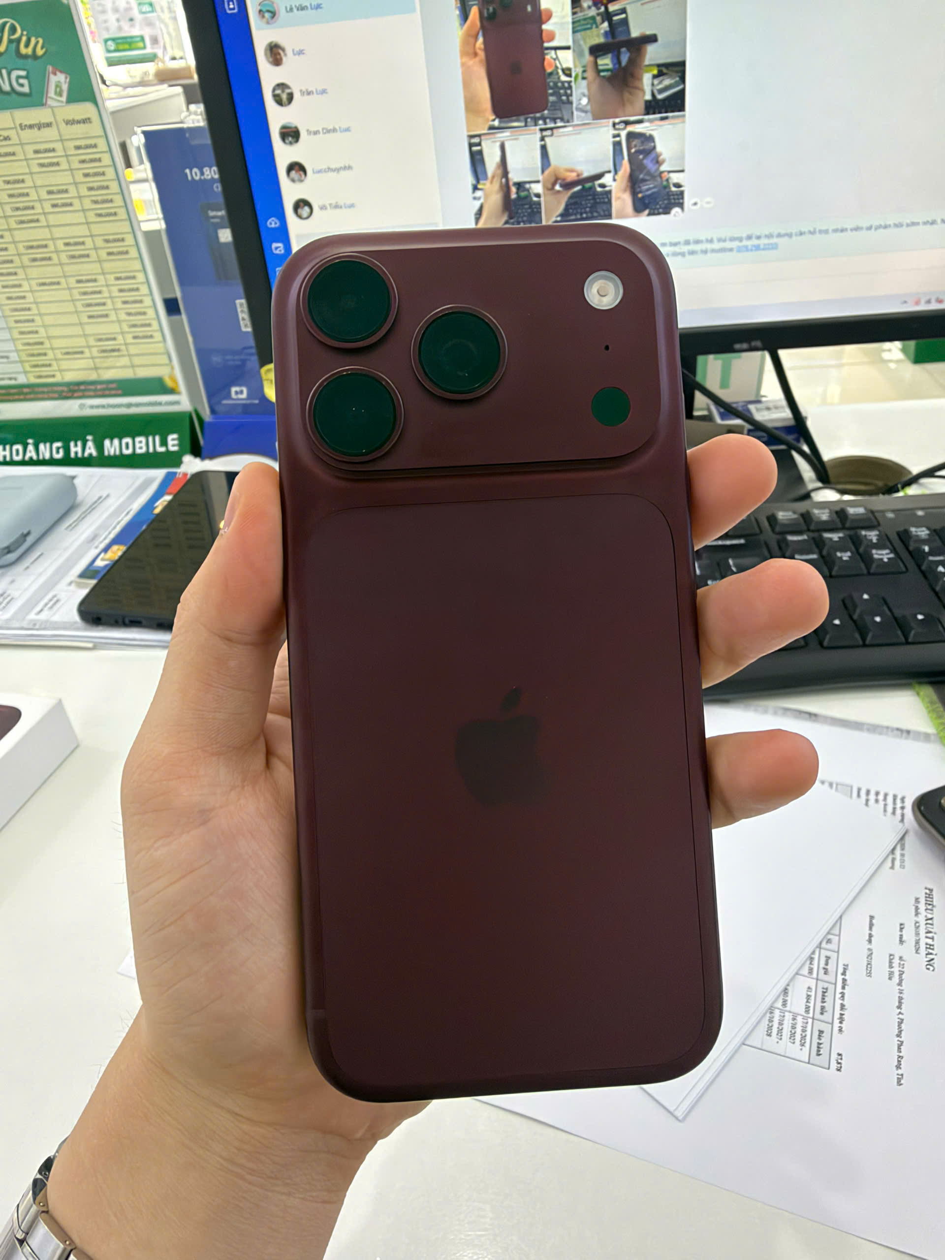 ĐTDĐ iPhone 18 Pro 256GB Burgundy_MJRR4X/A - KGW5FV3RQM - MJRR4X