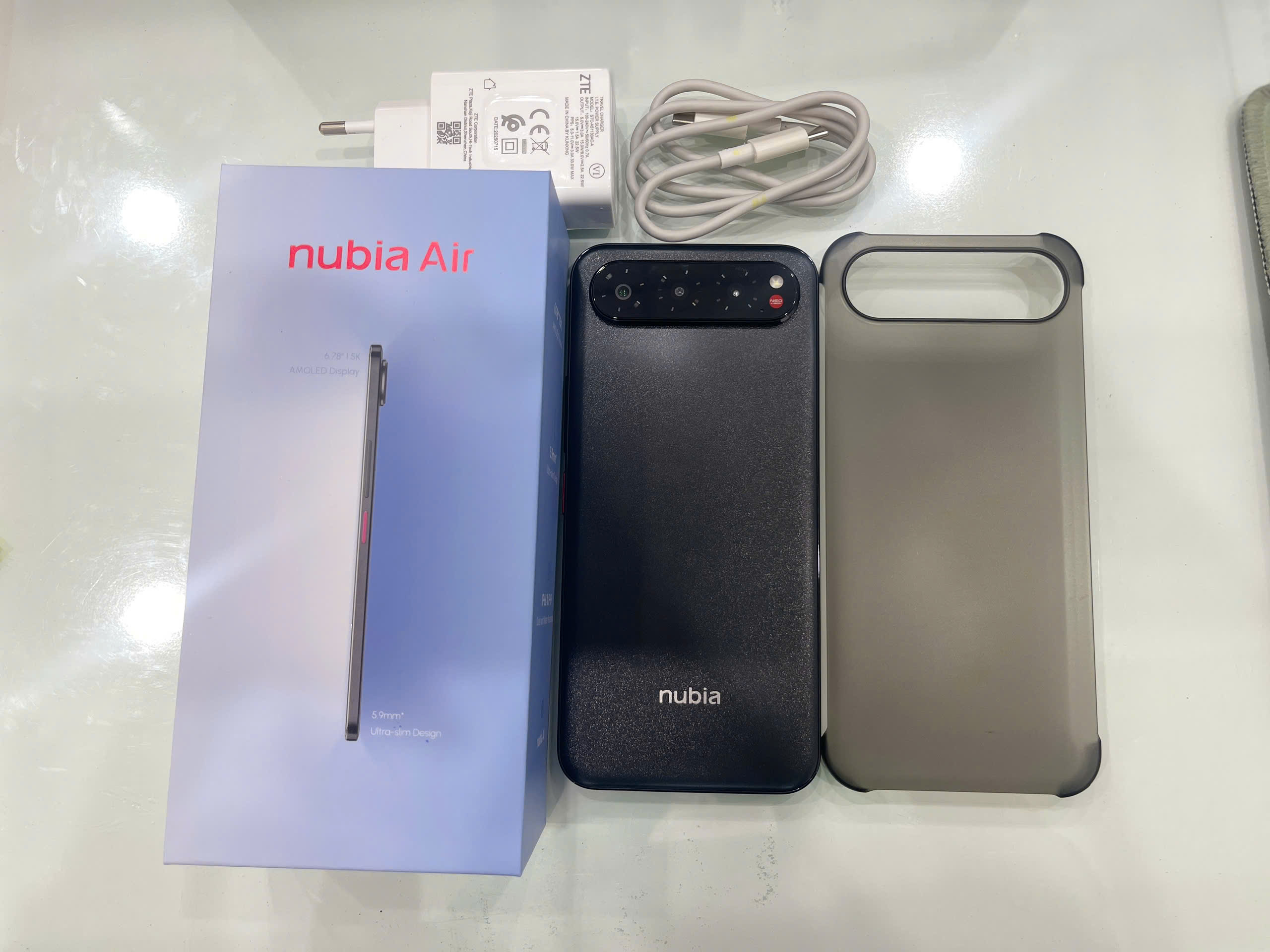 ĐIỆN THOẠI DI ĐỘNG (TEL) NUBIA AIR 6.78/Unisoc T8300/8G/256G/50MP+2MP+AI/20MP/5000mAh (Z2468N)/TITAN ĐEN (6902176157905) 