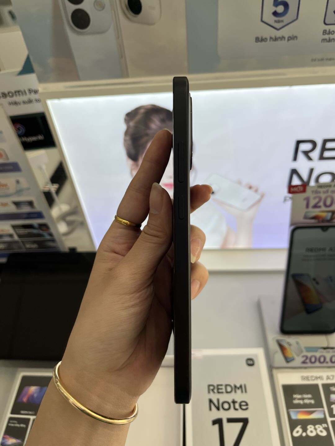 ĐIỆN THOẠI DI ĐỘNG (TEL) REDMI NOTE 17 6.99"/SNAP 6S 4G GEN 2/4G/128G/50MP+Auxiliary/16MP/7700mAh (26012RN62Y)/ĐEN (693909303378