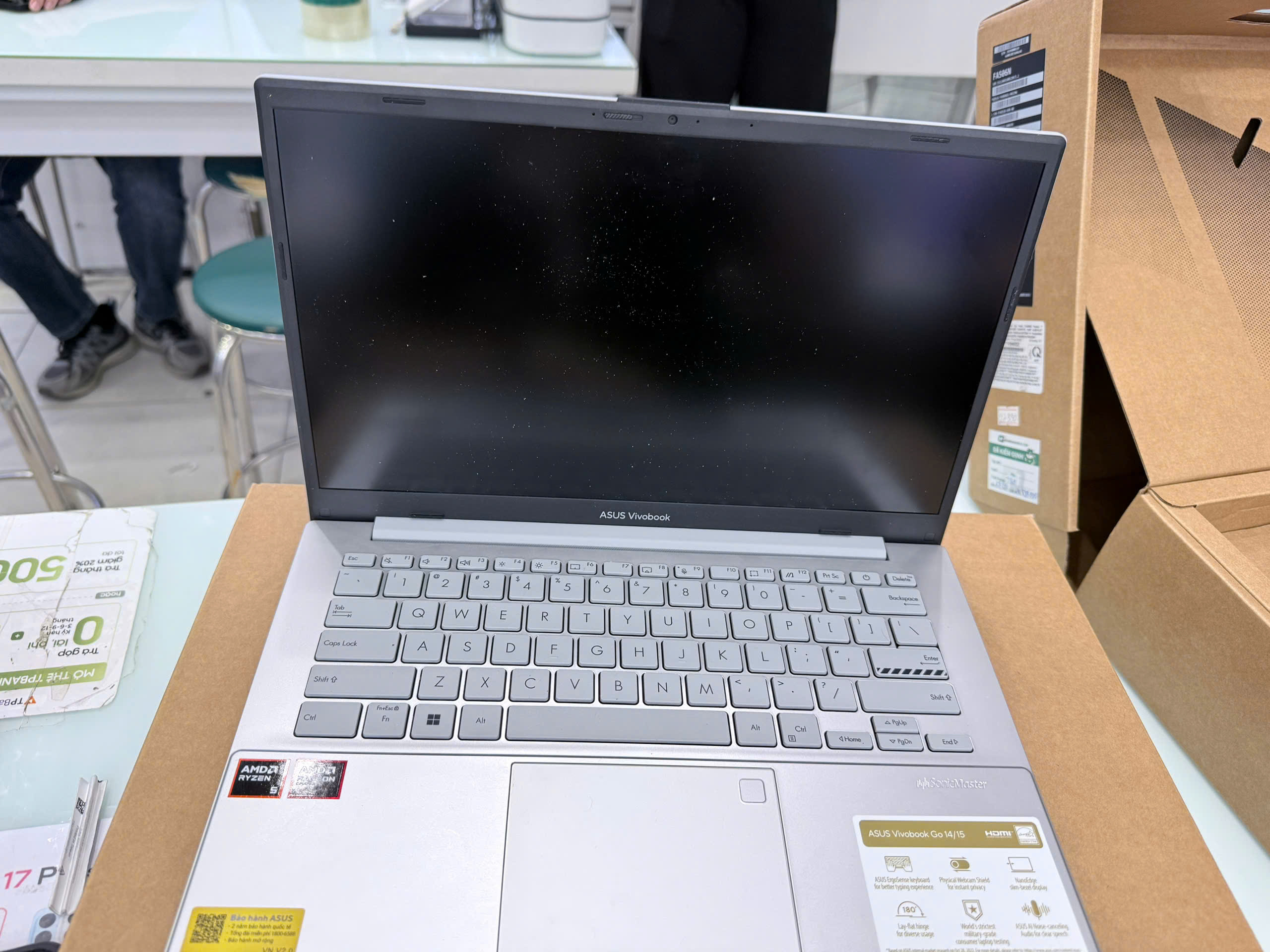 ASUS Vivobook Go 14 E1404FA-EB935W Cũ