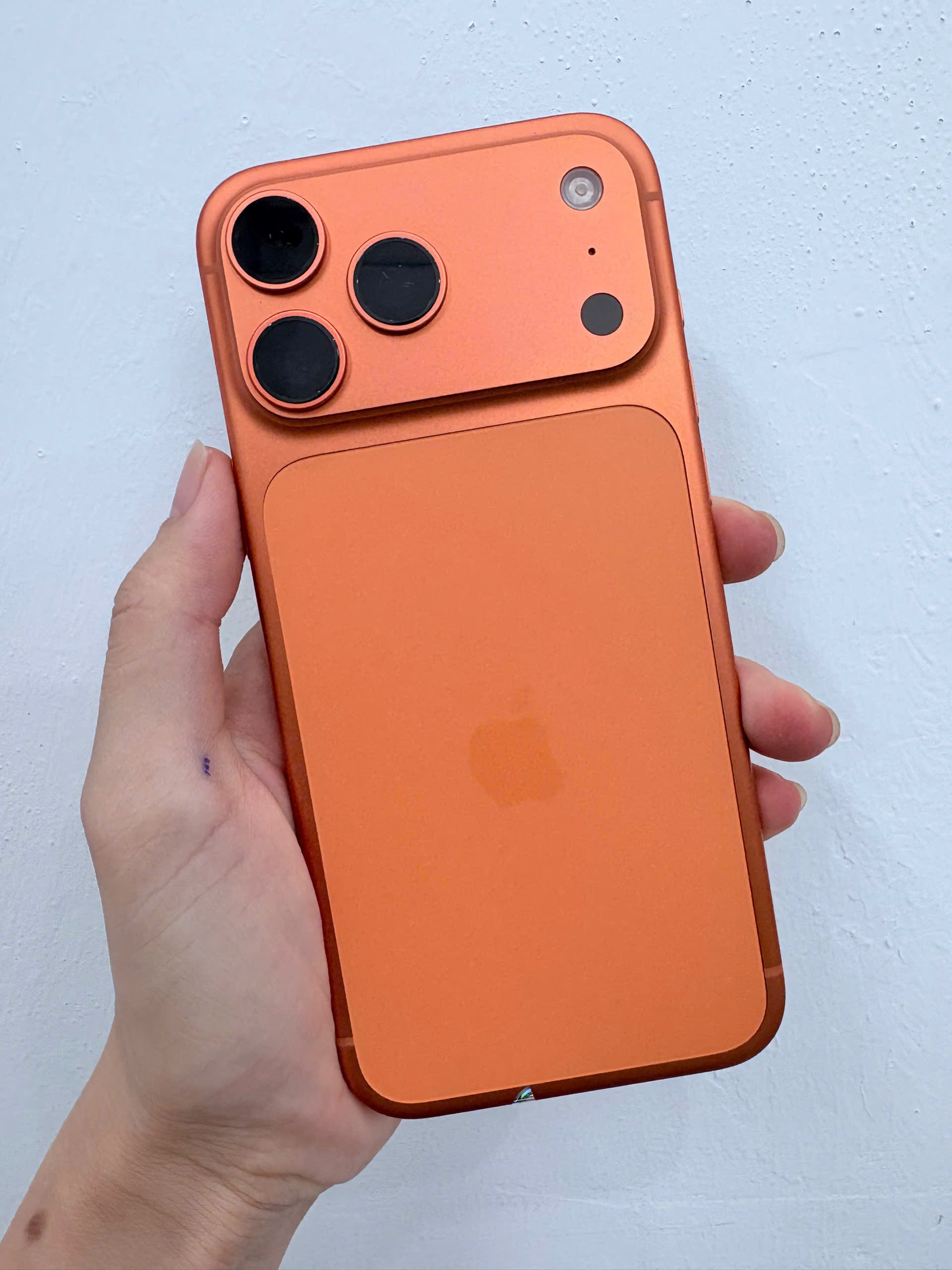 ĐTDĐ Apple iPhone 17 Pro Max 256GB Cosmic Orange_MFYN4ZP/A - SL46T2YL6YJ - MFYN4ZP