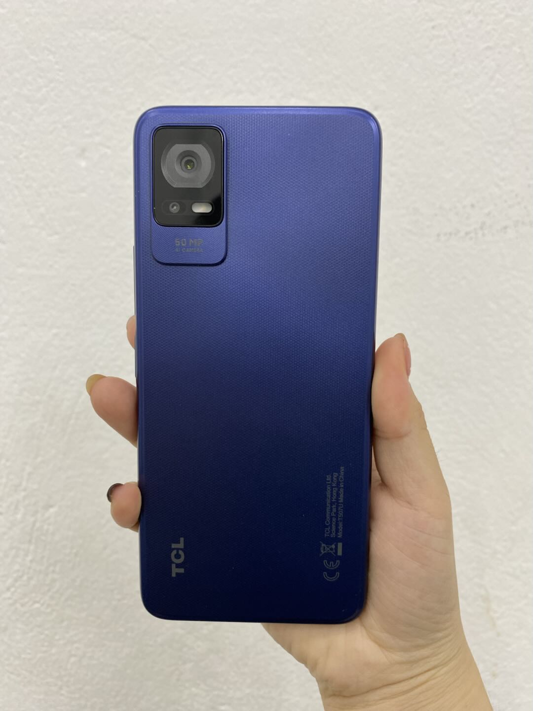 Điện thoại di động TCL 408 T507U (4+64GB) - Xanh (Midnight Blue) T507U1-3BLCVN12 - 351197640552377 - TCL4081B