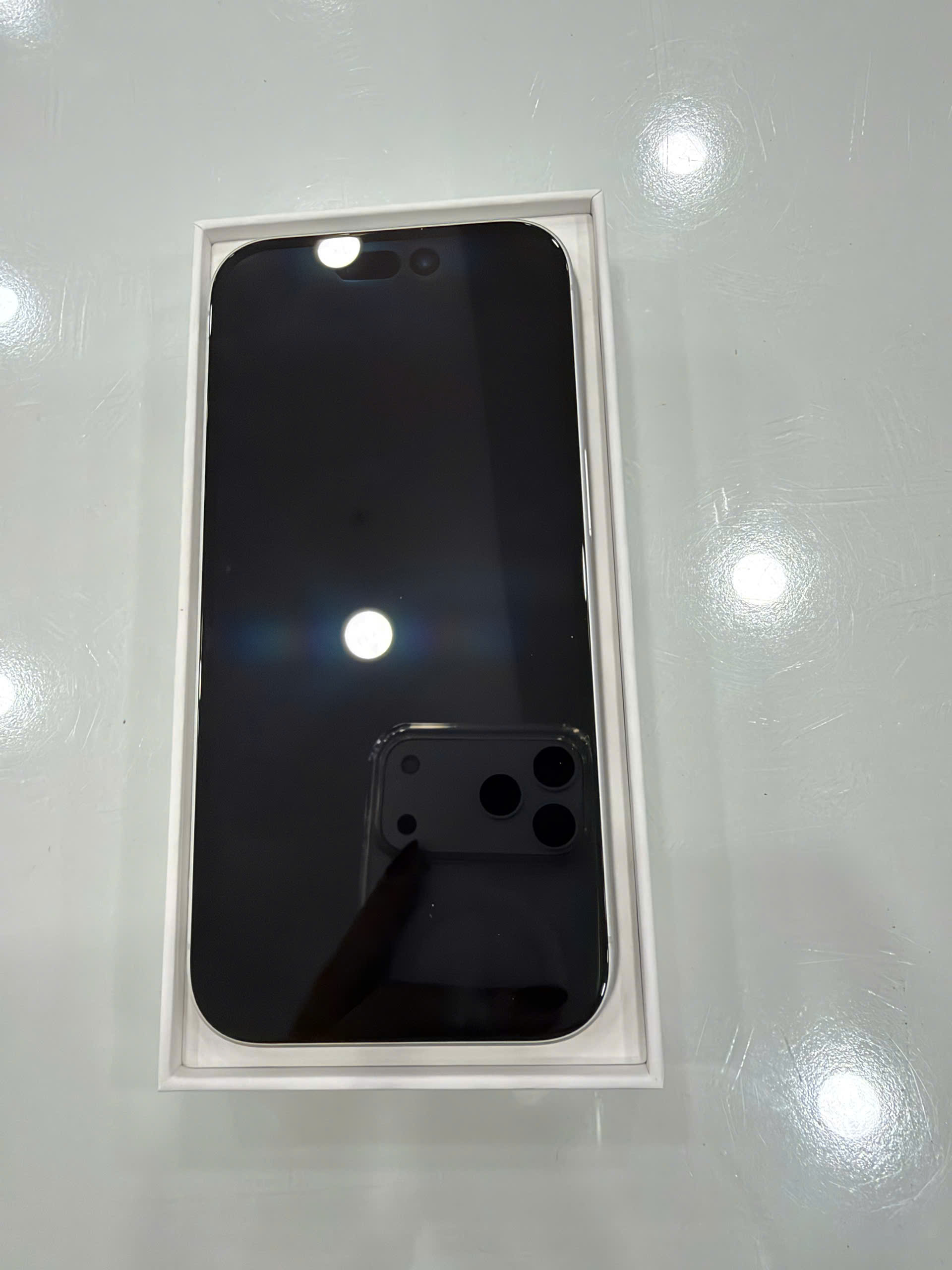 ĐTDĐ Apple iPhone 16 128GB White_MYE93VN/A - SFW1QMCP7DC - MYE93VN-CŨ