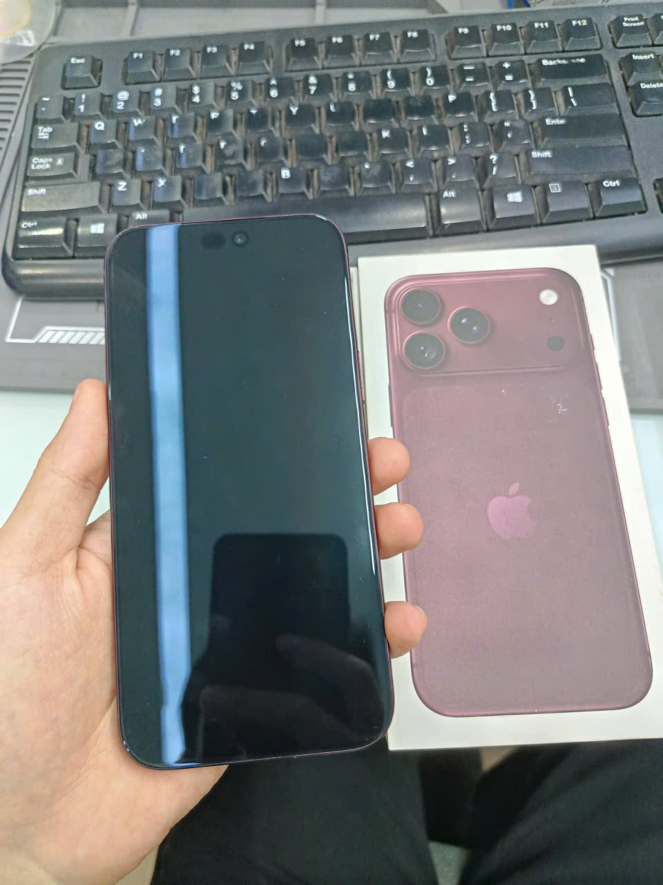 ĐTDĐ iPhone 18 Pro Max 256GB Burgundy_MJXQ4X/A - SHNWVG94KMV - MJXQ4X