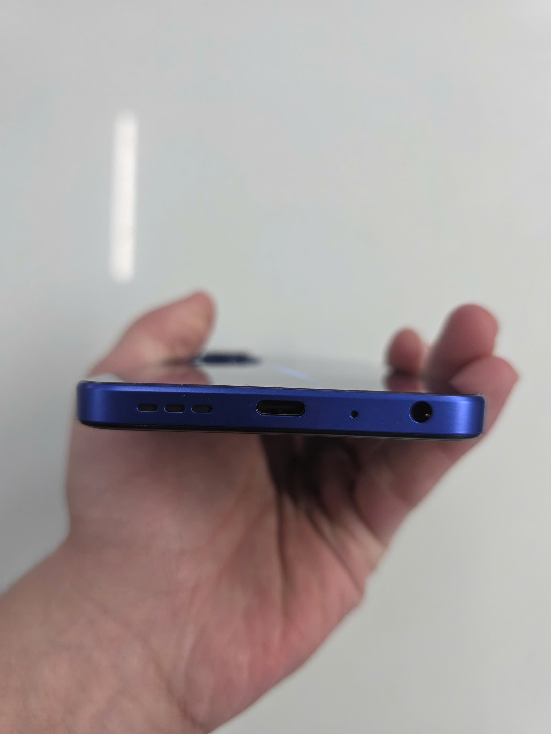 Điện thoại di động TCL 505 T509K (4+128GB) Ocean Blue_T509K