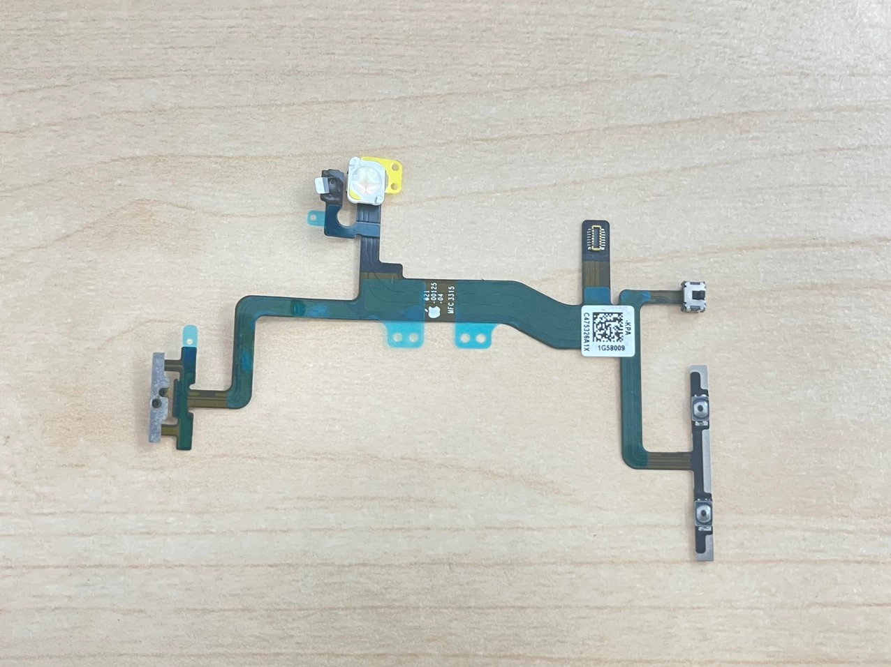 Thay cáp phím âm lượng + phím nguồn iPhone 6s