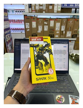 Điện thoại di động Tecno KL8 (Tecno Spark 30 5G) 128+6, màu Đen Trời Đêm 372 Hà Huy Tập - TBH