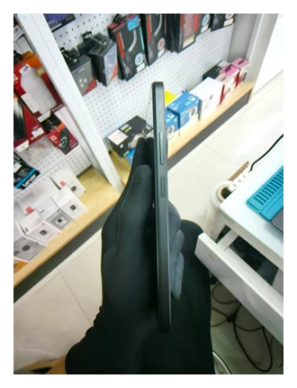 Điện thoại di động REDMI 14C 6.88/MTK Helio G81 Ultra/4G/128G/50M+QVGA/13M/5160mAh (2409BRN2CA)/TN - TBH