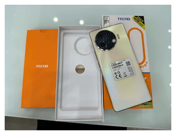 Điện thoại di động Tecno KJ7 (Tecno Spark 20 Pro+) 256+8, màu Vàng Sa Mạc