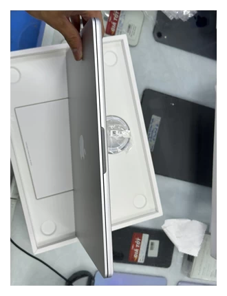 MacBook Air M4 13.6 inch 2025, 10CPU-8GPU, 16GB/256GB - Silver - MW0W3SA/A - Cũ